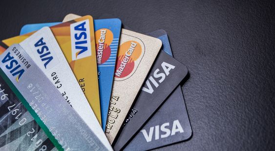 Có ngân hàng nào mở dịch vụ làm thẻ tín dụng trọn gói hay không?